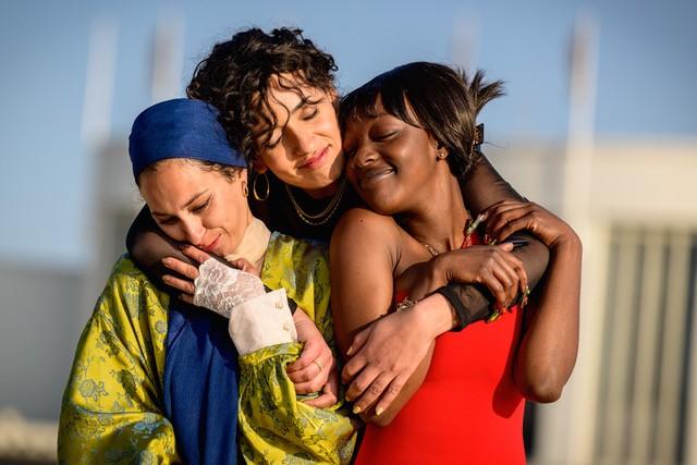 Ikram Aoulad, Serine Ayari & Miss Angel © jonnydepony